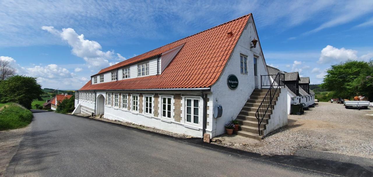 Bed and Breakfast Hos Molsgaarden Knebel Exterior foto